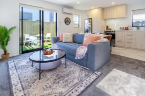 Beachside Bliss: 1 Bed 1 Bath, Christchurch